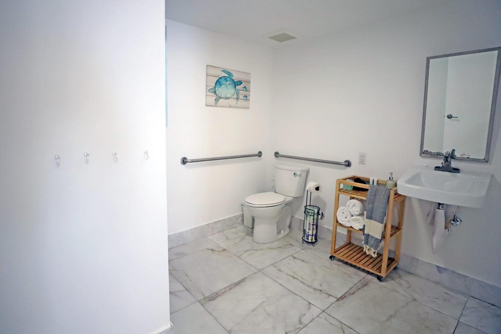 South Beach 2 Bedroom Family Pet Friendly Apartment With Free Parking On Premise ไมอามีบีช ภายนอก รูปภาพ